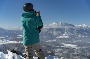レトロなシングルリフトで霧氷を抜ける！「野尻湖」と「妙高山」 がダブルで拝める“贅沢な絶景”は、長野と新潟の名所コラボ！？【斑尾高原スキー場】
