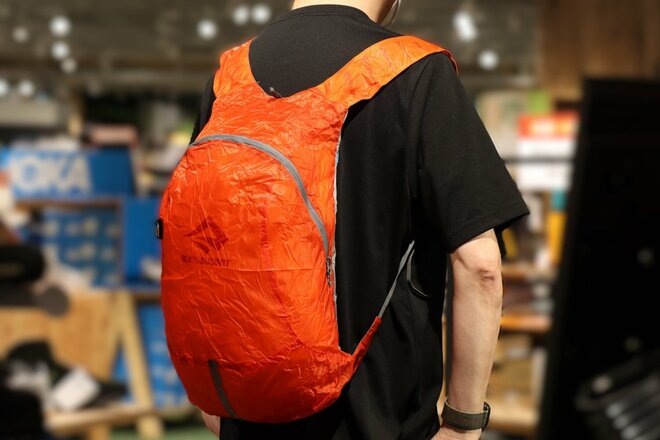 【ショップ店員に聞く！ イチ推しアウトドアギア】山はもちろん、旅行や観光にも！「アタックザック」 超コンパクトでも容量20L〈アルペントーキョー vol.10〉の画像006