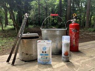 焚き火は消火の準備から始まる？  用意すべき消火用アイテム５選【焚き火の話 vol.5】
