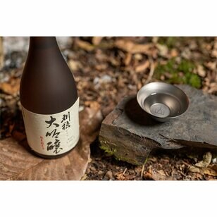 日本酒好きの登山者なら携行したい！  普段以上に美味しく日本酒を飲めるお猪口「TibiTibi 呑山臥酒」とは