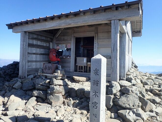 【晩秋登山】シャトルバス運行終了間近、澄みきった青空広がる「乗鞍岳」へ！  下山後は高原を散策して心身を癒す「歩治」を体験の画像009