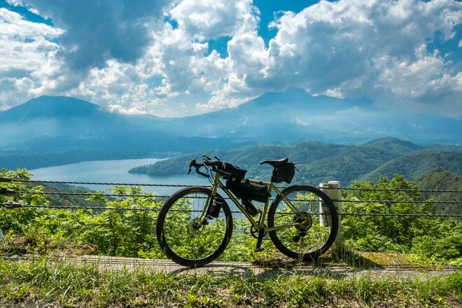 【自転車】気分はヨーロッパ！？  しなの鉄道の「サイクルトレイン」を利用して訪れる “野尻湖・北信濃里山グラベルライド” 「天国と地獄が入り乱れるトレイルの先に、想像以上の絶景が！」 新潟県・長野県｜2026年の画像010