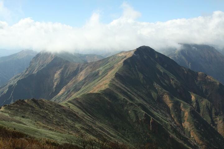 紅葉深まる日本百名山「谷川岳」 ロープウェイ利用で歩き始めは標高1,300m！  スタートすぐから ”秋景色” 満喫OK！「10月・登山レポ」 