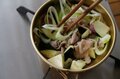 暑い日にあえて熱々を食す！  冷凍うどんで時短キャンプ飯「豚肉となすの薬味たっぷりつけうどん」【季節の外ごはん vol.48】の画像007