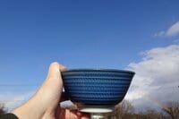 “風流で丁寧な時間” を堪能する「アウトドア茶会」 名水を汲んで＆茶杓はブッシュクラフトで、やってみた！  ソロキャンで愉しめる「野点」レポ！