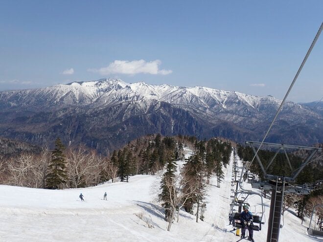 【スキー】シーズン最後の滑り込み！  実は“まだ滑走可能”な「大雪山層雲峡 黒岳スキー場」へ！  2026年｜北海道の画像002