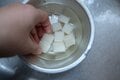 【冬のソロキャンプ向き】＜餅×チーズ＞でお手軽おつまみ「コロコロ餅チーズ」「カリっともちピザ」の画像001