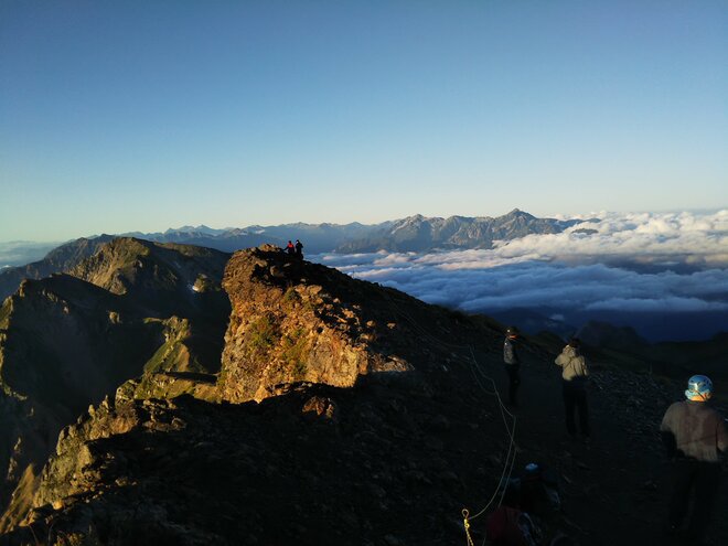 白馬大雪渓を登りきった先に待つ至極の山小屋！  大満足の “夕食バイキング” と “快適＆安心” が詰まった「白馬岳頂上宿舎」【長野県白馬村】の画像021