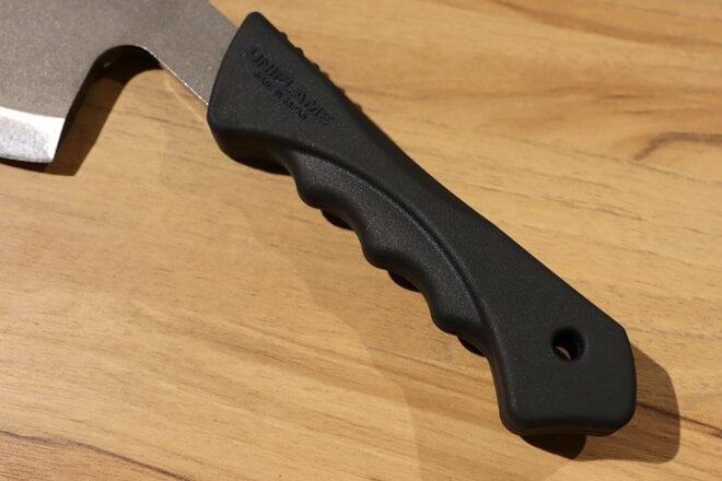 【ショップ店員に聞く！ イチ推しアウトドアギア】焚き火は「薪割り」も楽しく！  見た目も面白い特徴的な「斧&クサビ」〈アルペントーキョー vol.17〉の画像002