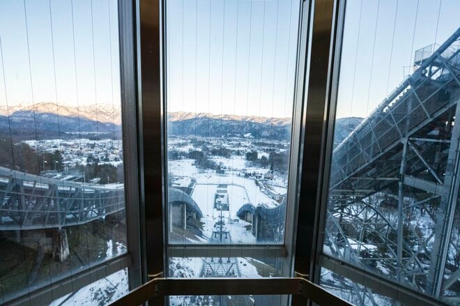 この冬注目の新名所！？ 長野オリンピックの舞台「白馬ジャンプ競技場」の展望フロアにガストロバー『Sky Lounge @ Hakuba Jump』がオープン 長野県｜2025年の画像002