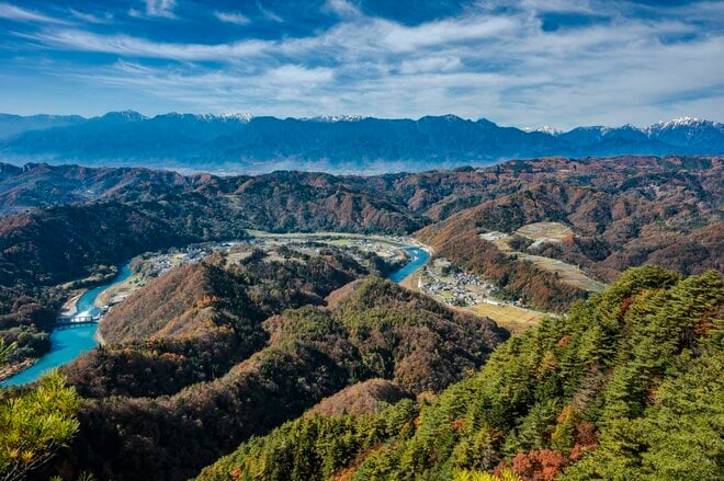 【京ヶ倉】名低山！ 険しい登山道の先に「信州のグランドキャニオン」 ここにしかない里山の絶景が広がる   長野県生坂村｜2025年の画像007