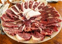 【わざわざ行く価値がある！】“自家飼育100％のジンギスカン” を提供する山形の名店「ひつじや」と春スキーの極上プラン