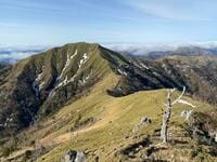 【日本百名山】四国随一の縦走路「剣山から次郎笈」午前6時スタート絶景の3月残雪登山〈登頂レポ〉