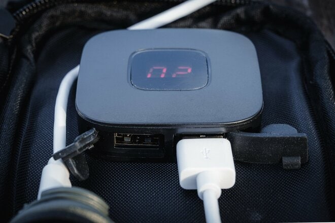 「ガス缶から “電気のボトル” へ」エレコム・NESTOUTが提案する、美しくてタフな屋外給電システム！  強くて拡張性高め「アウトドアバッテリー」の画像012