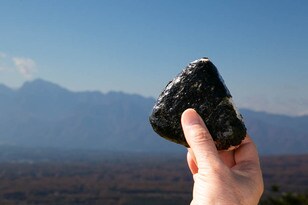 ＜おむすびにするとウマい缶詰王選手権！＞スーパーやコンビニで買える「おむすびと相性最強」の定番缶詰編【缶詰博士の缶たん”CAN”P料理 vol.24】