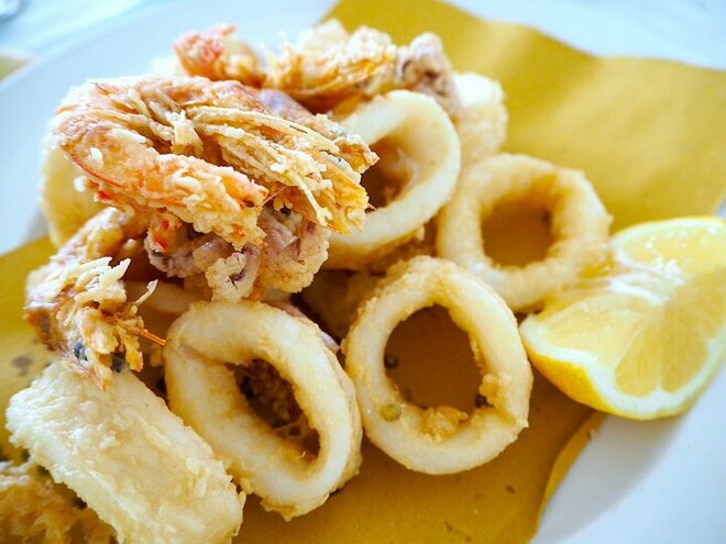 フライにパスタ、グリルも最高！  白ワインを美味しく飲むためのイタリアの魚介料理【ブーツの国の街角で vol.18「夏のおつまみシーフード」】の画像003