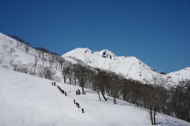 雪山シーズン最後のお祭り「谷川雪山フェス」 4/4(土) ｰ 4/5(日)   今年も開催！ 人気ブランドも多数集まり、最新ギアを実際のフィールドで体験の画像002