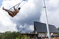 【がんばって漕ぐ必要なし】 国内初の巻き上げ式「超巨大ブランコ」が長野県白馬村に完成！ ありえない高さの“空中遊泳”はやみつきになりそう！の画像004