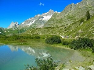 「この先の景色が見たい！」2日がかりで歩いたコースでアルプスの野生動物とも遭遇！【ブーツの国の街角で「モンブラン・トレイル・コース」イタリア／ヴァッレ・ダオスタ州】