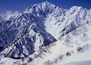北アルプス「360度パノラマ」大絶景！　白馬五竜スキー場から「ゴンドラ＆リフト利用」 今年もリピートしたい「遠見尾根」日帰り雪山登山レポ
