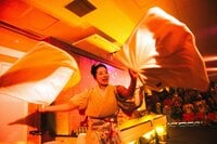 サウナのスター「熱波師」アウフギーサー世界大会予選が日本で初開催！  熱風を操る「驚異のタオルテクニック」と「あふれる情熱」を現地レポート