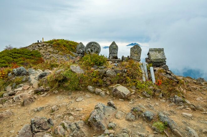 【登山】ピーク直前！ 紅葉人気の100名山、雨飾山「今年の彩りはいかに？」 長野県｜新潟県 2026年の画像009