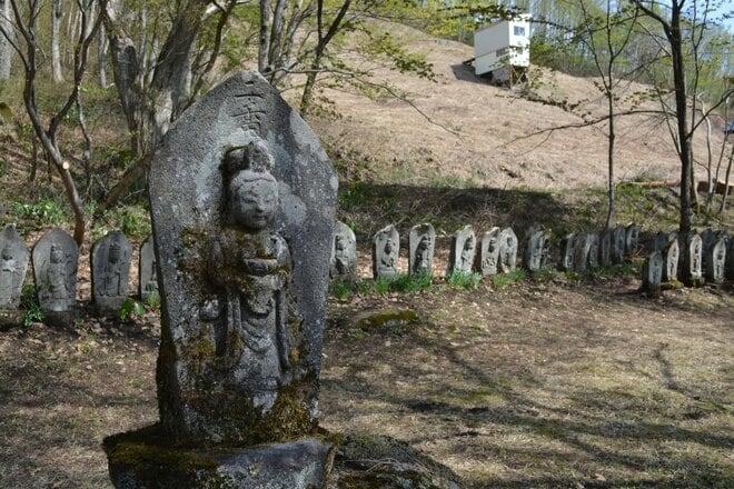 【長野県小谷村】歴史ある交易路を「塩の道祭り」で歩く！  古道の面影が残る“石畳” や 牛も泊まった“牛方宿”   ゴールで待つのは「北アルプス」の大パノラマ＜後編＞の画像011