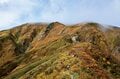 この秋に行きたい！ 至極の紅葉登山【第4回】錦秋に染まる越後の名峰「越後駒ヶ岳」「巻機山」、一ノ倉沢の大岩壁「谷川岳」絶景紅葉の画像003