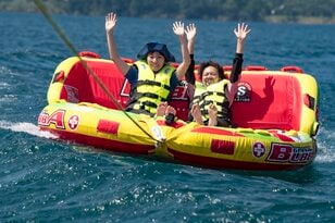 【鹿児島県指宿市】九州最大の湖「池田湖」で水上滑走アクティビティ！  元祖“回転式そうめん流し”に 南国産“極上マンゴー”は 目が回るおいしさ