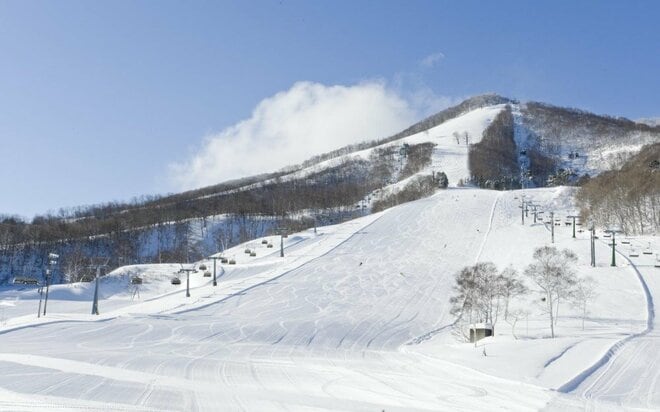 【春スキーの正解はココ！ 2025/26シーズン】3月でも極上の天然雪に出合える「春スキーにおすすめのスキー場」7選の画像008
