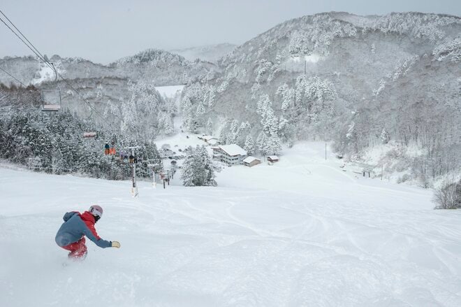 【ローカルスキー場探訪】ペアリフト1本勝負！ 平日1日券1,040円！「極上のパウダースノーを堪能」 岐阜県・飛騨高山スキー場｜2026年の画像003