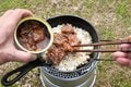 焼肉味のくじら缶と最速アルファ化米を使って石焼き風ビビンバ！【缶詰博士の缶たん”CAN”P料理 vol.14】の画像006