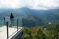 白馬三山と山麓の景色をひとり占め【白馬岩岳マウンテンリゾート】 山頂の「絶景テラス」に大型ブランコ、山肌駆ける「マウンテンカート」の疾走感は病みつき＜長野県白馬村＞