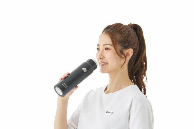「自動減圧弁」で安心！  真夏に「冷たい炭酸飲料」を持ち運べるスリムボトル【ロゴス「ThermoWall 真空断熱 炭酸対応ボトル 500」】の画像