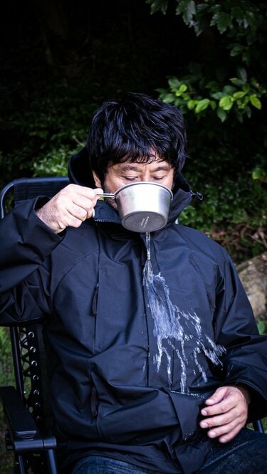 撥水＆防水」と「難燃」の最強タッグ！ 天気の急変も焚き火の火の粉も