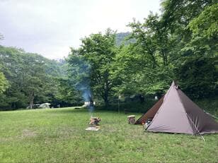 「夏のアウトドア」リスクを回避！  夏キャンプに役立つ「5つの必携アイテム」とは？