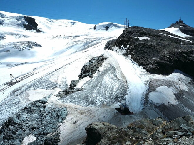 標高3,317m！ マッターホルン山頂が目前に迫る山小屋「テオデュール」で絶景ランチ【ブーツの国の街角で vol.17「チェルヴィニア」イタリア／ヴァッレ・ダオスタ州】の画像014