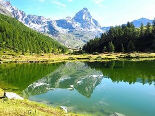山歩き初心者でも行けるイタリア・マッターホルン周辺の4つの絶景スポット【ブーツの国の街角で vol.13「チェルヴィニア」イタリア／ヴァッレ・ダオスタ州】