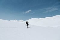 【ハイカー女子の一杯】憧れの雪の立山！ 「雪上テント泊でお昼寝！＆異世界の絶景を堪能」  “5杯目” 富山県・2025年
