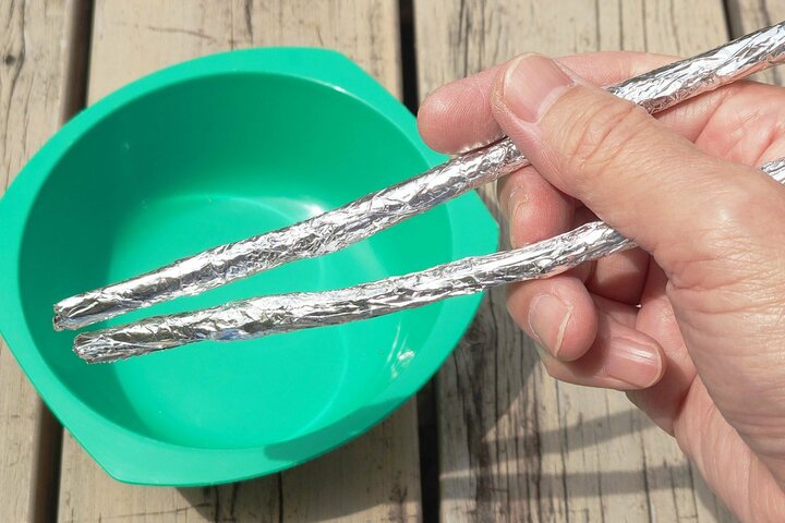 【ショップ店員に聞く！ 知っトクと便利「キャンプテクニック」】「あっ、箸を忘れた！」そんなときの「枝の技」〈アルペントーキョー vol.5〉 