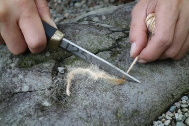 ファイヤースターター での着火は相棒選びがキモ 確実に燃え移る 火口3選 焚き火の話 Vol 12 キャンプ 焚き火の話 Bravo Mountain