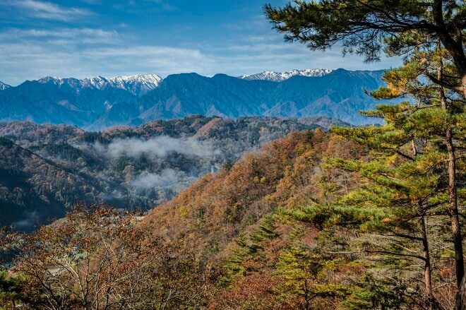 【京ヶ倉】名低山！ 険しい登山道の先に「信州のグランドキャニオン」 ここにしかない里山の絶景が広がる   長野県生坂村｜2025年の画像003