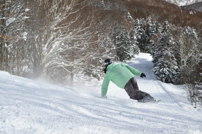 【志賀高原 焼額山スキー場】春スキーにおすすめ「この雪質、一度お試しあれ！」  誰もが “ワンランク上” の滑りができちゃう「極上ゲレンデ」とは、ここのこと！の画像009