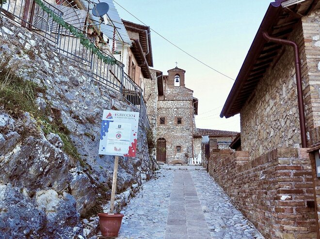 中世のまま時を止めた修道院などアペニン山脈の森と丘陵に囲まれたプレゼーぺの聖地ーグレッチョ巡礼ハイク【ブーツの国の街角で vol.44】の画像004