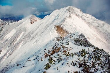 秋と冬の境界線】「この時期だけの絶景!」雪化粧した北アルプス 秋と冬の境界線】「この時期だけの絶景!」雪化粧した北アルプス