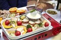 気軽にアウトドアに持ち出せる「高火力＆ムラなし」グリル・BBQギア！【センゴクアラジン「ポータブル ガス ホットプレート グラパン＆プチパン」】の画像001