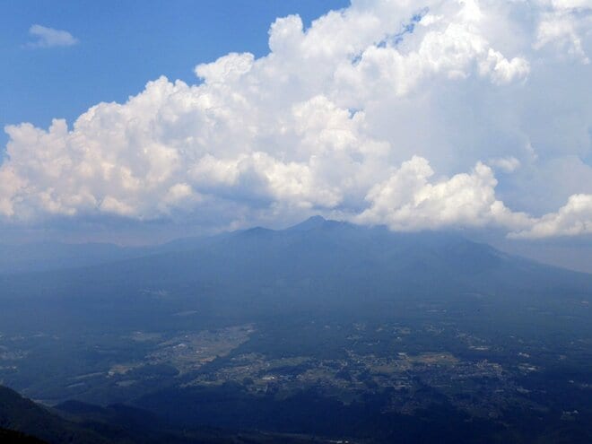 南アルプスの山の上で常夏気分！？  真っ白な砂浜が広がる「日向山」はまるで“天空のビーチ”【山梨県北杜市】の画像010