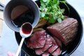 「スキレット1つ」でウマく焼ける！  クリスマスにもぴったりな “絶品ローストビーフ” の作り方【季節の外ごはん vol.26】の画像006