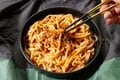 シビれる辛さが登山向き？「缶詰で作れる汁なし担々麺」で雨宿り休憩を楽しんだぞ【缶詰博士の缶たん”CAN”P料理 vol.46】の画像005