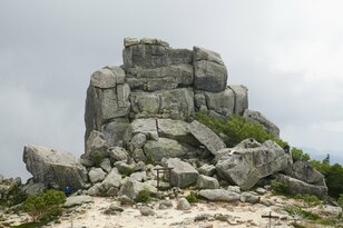 ＜金峰山は「きんぷさん」or「きんぽうさん」？＞日本一標高の高い車道峠からスタートする「日帰り百名山ハント」お手軽ルート